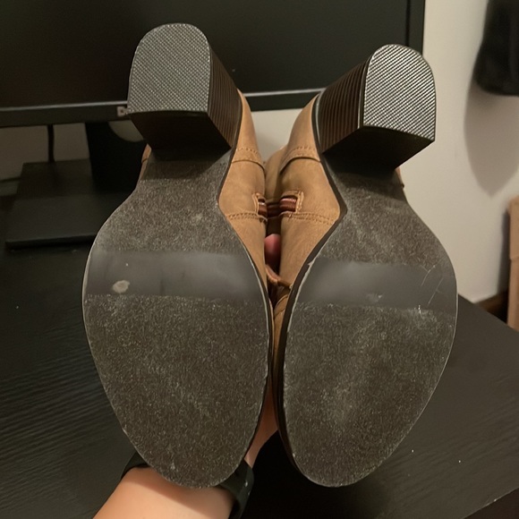 Fall boots - Picture 2 of 3